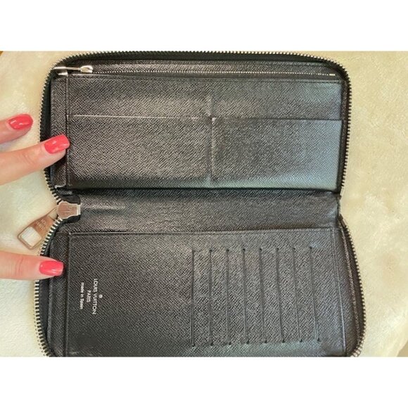 Authentic Louis Vuitton Damier Graphite Zippy Wallet Vertical - Picture 7 of 9